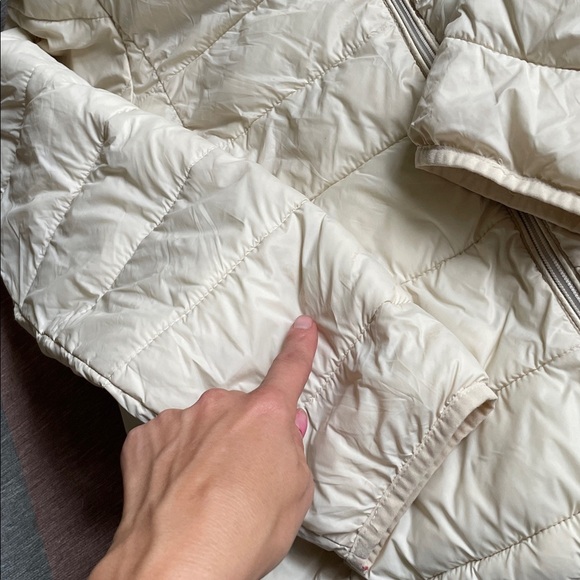 Abercrombie & Fitch Lightweight Cream White Packable Puffer Jacket - Picture 16 of 16